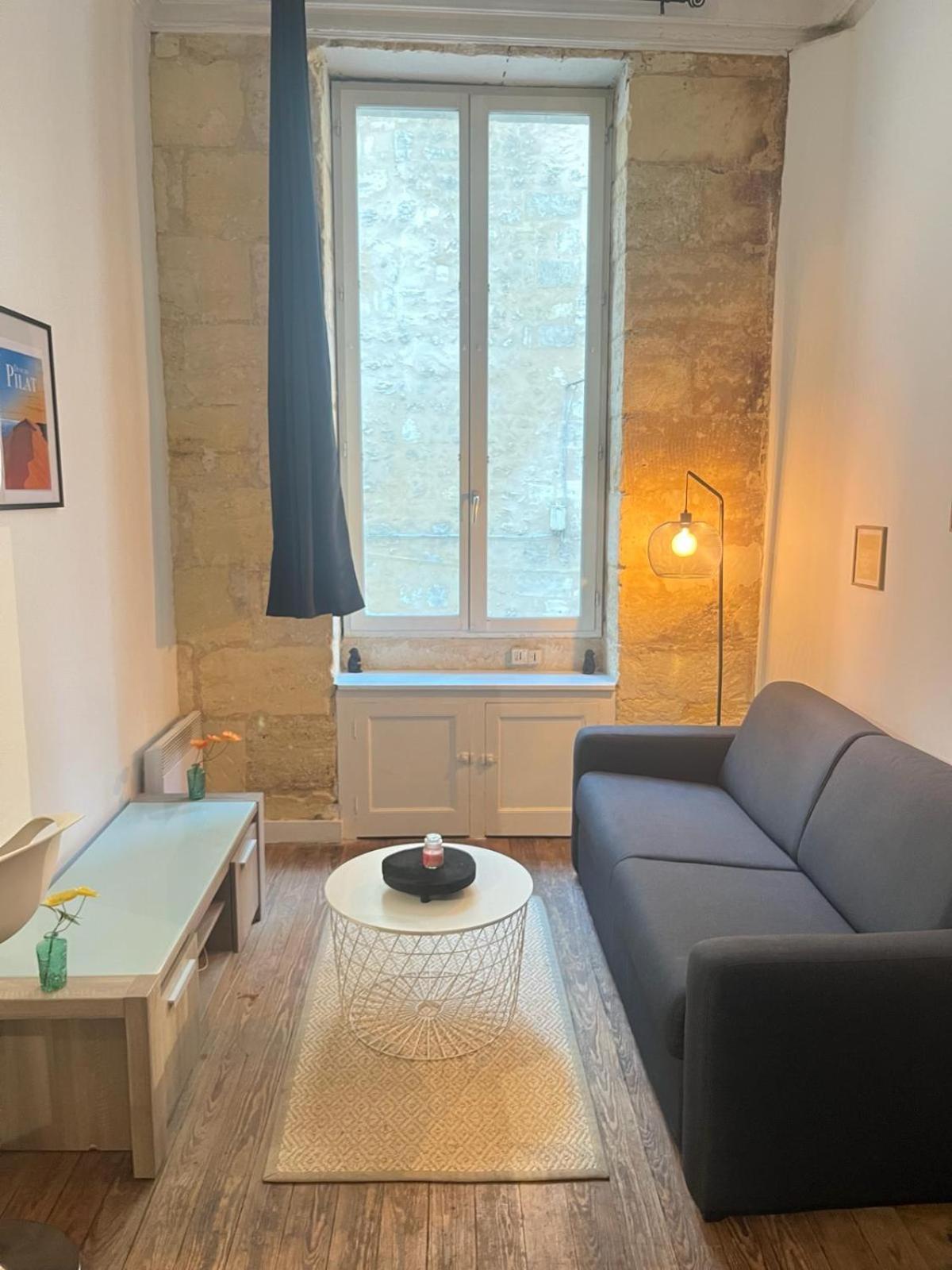 Bel Appartement Avec Mezzanine En Plein Centre De Bordeaux Exterior photo