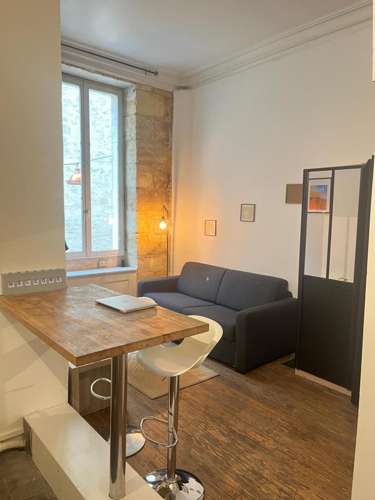 Bel Appartement Avec Mezzanine En Plein Centre De Bordeaux Exterior photo